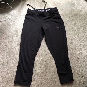 Black Nike 3/4 Athletic Leggings!